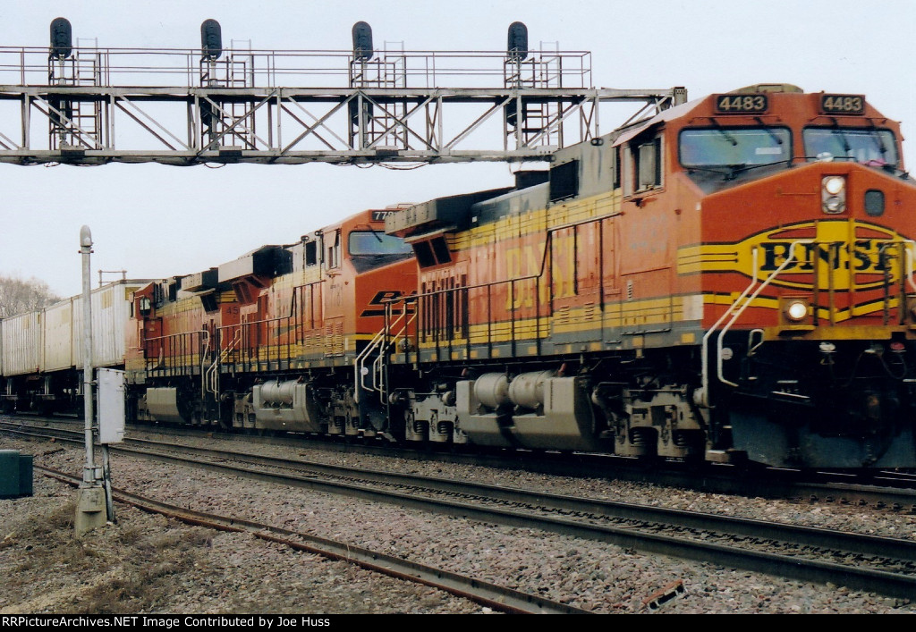 BNSF 4483 West